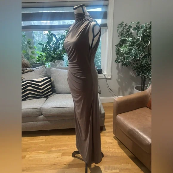 Zara Sleeveless Mock Neck Ruched Maxi Dress in Taupe Size:M - Picture 4 of 8